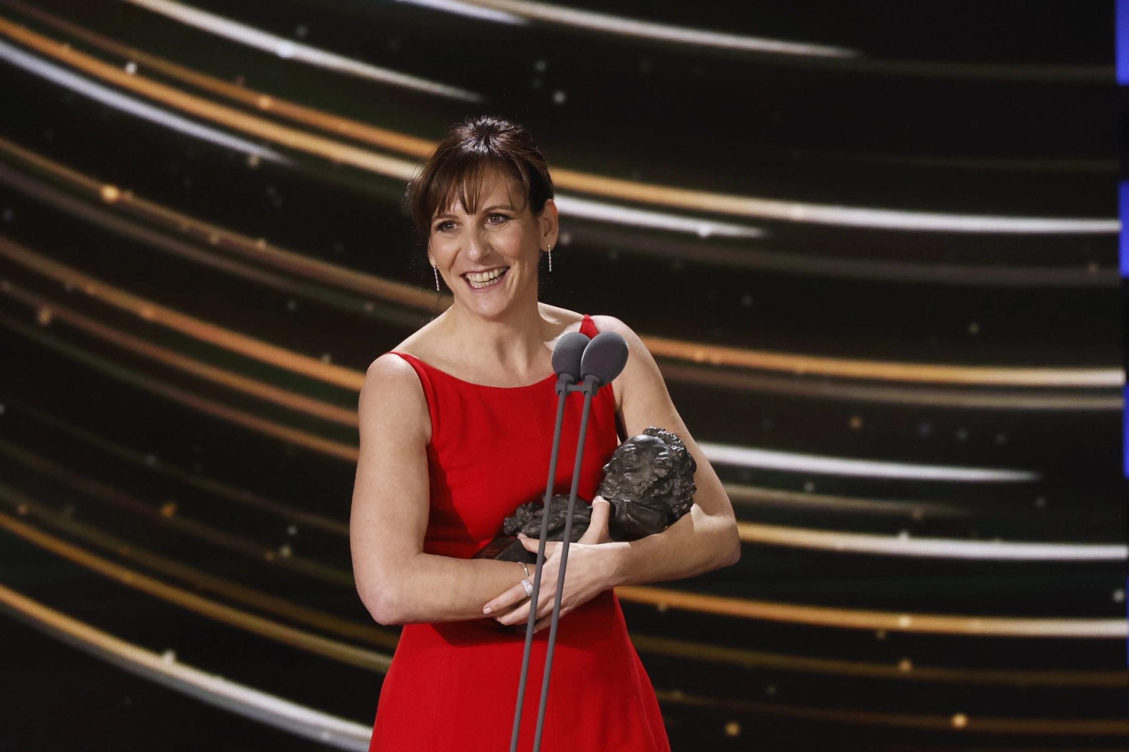 Malena Alterio recibiendo el premio a mejor actriz protagonista